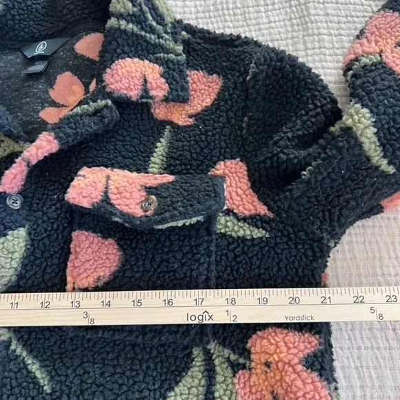 Volcom Womens Fleece Button Up Shirt Sherpa Jacket Black Floral Print Size S - Picture 7 of 11